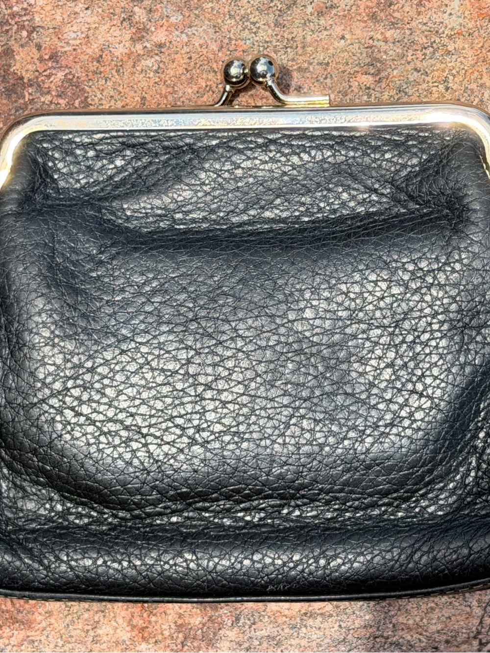 Dooney & Bourke Black Pebbled Leather KissLock Wallet Coin Purse Red Leather EUC - Picture 3 of 11